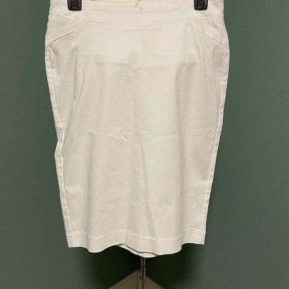 Women’s white skirt - Picture 3 of 5